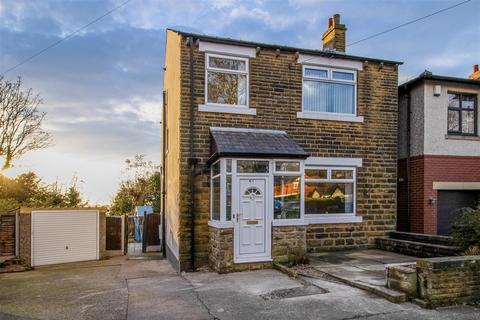 Heaton Avenue, Dewsbury WF12 3 bed detached house for sale