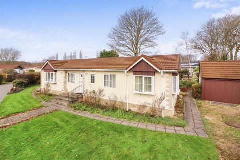 Deanland Wood Park, Golden Cross... 3 bed park home for sale