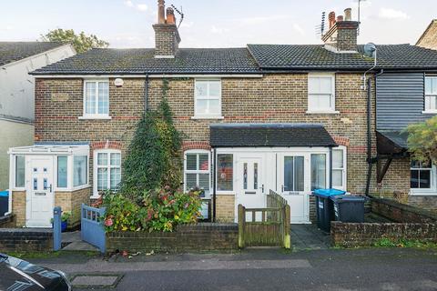 Park Road, Caterham CR3 2 bed terraced house for sale