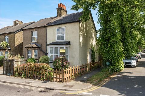 2 bedroom semi-detached house for sale