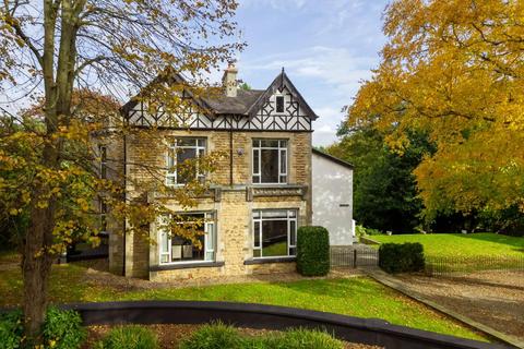 Pine Tree Avenue, Wetherby LS23 6 bed detached house for sale