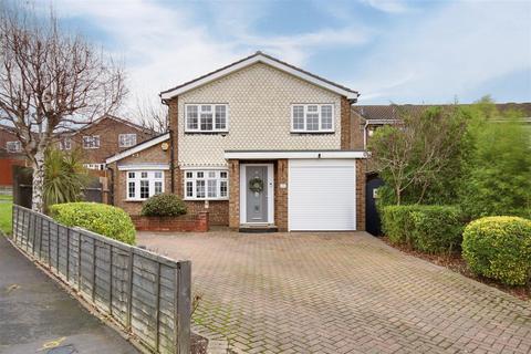 Spicersfield, Cheshunt 5 bed detached house for sale