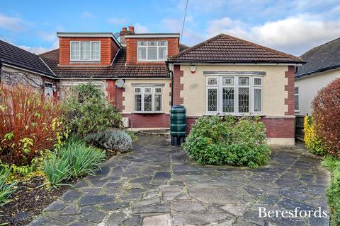 Moor Lane, Upminster, RM14 3 bed bungalow for sale