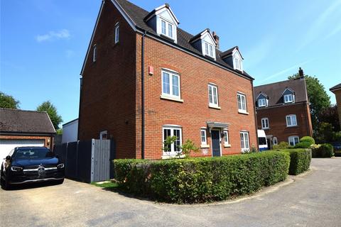 Connaught Way, Alton, Hampshire, GU34 5 bed detached house for sale