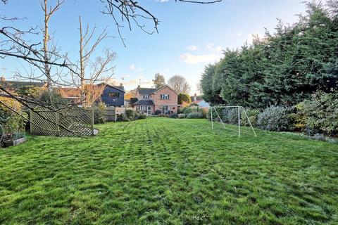 Drury Lane, Hunsdon SG12 4 bed detached house for sale