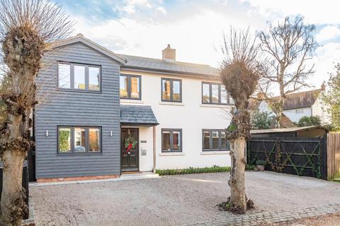 Mentone Avenue, Aspley Guise 4 bed detached house for sale