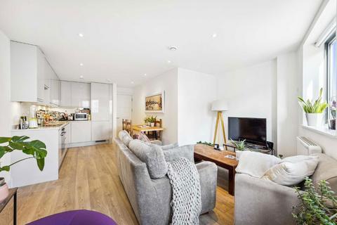 Upper Tooting Road, London SW17 2 bed flat for sale