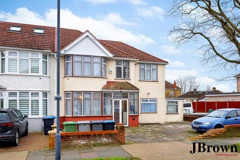 North Way, London, NW9 5 bed end of terrace house for sale