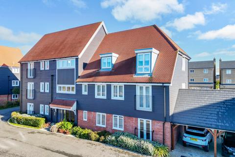 Robert McCarthy Place, Beaulieu Park 2 bed flat for sale