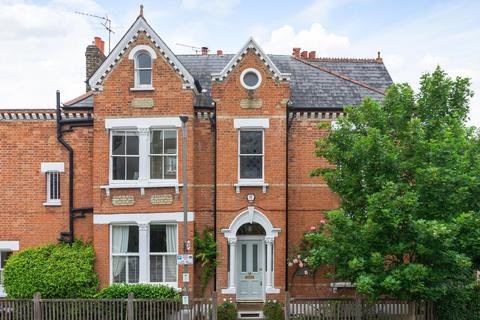 5 bedroom semi-detached house for sale