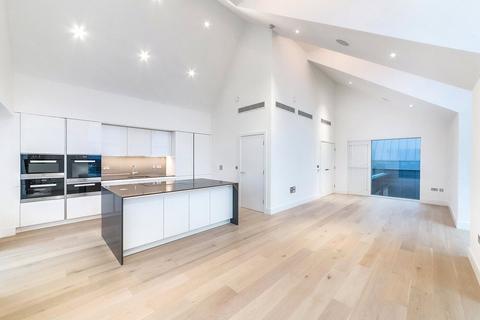 Central Avenue, Fulham Riverside, SW6 4 bed apartment for sale