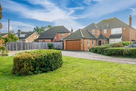 Rookery Close, Lowestoft, NR33 4 bed detached house for sale