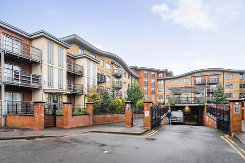 Jubilee Square, Reading, Berkshire 2 bed apartment for sale