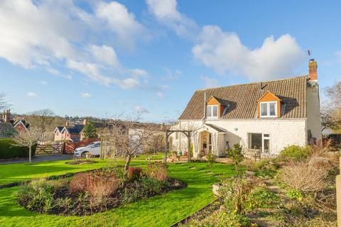 Hopton Road, Cam, Dursley 3 bed cottage for sale