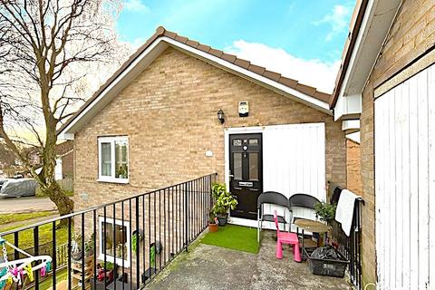 Butts End, Hemel Hempstead HP1 2 bed maisonette for sale