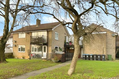 Butts End, Hemel Hempstead HP1 2 bed maisonette for sale