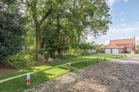 Bawdeswell 4 bed detached house for sale