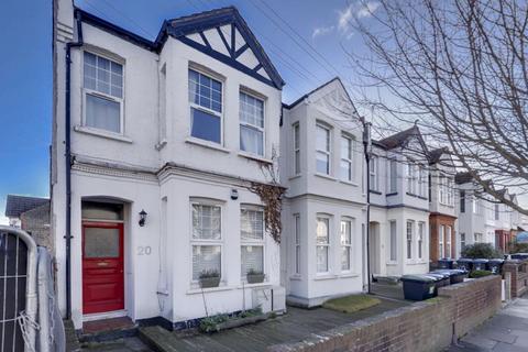 Avondale Road, London, N13 3 bed apartment for sale