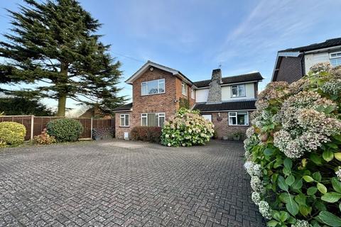 Totteridge Road, High Wycombe HP13 3 bed detached house for sale