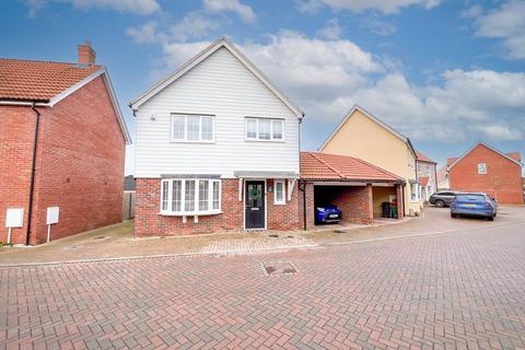 3 bedroom link detached house for sale