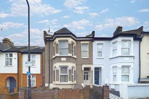 Falmer Road, Walthamstow, London E17 2 bed flat for sale