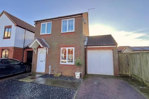 3 bedroom link detached house for sale