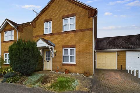 Manor Farm Gardens, Downham Market PE38 3 bed link detached house for sale