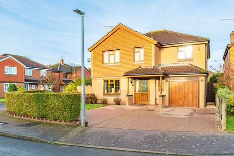 Long Barrow Drive, North Walsham, NR28 4 bed detached house for sale