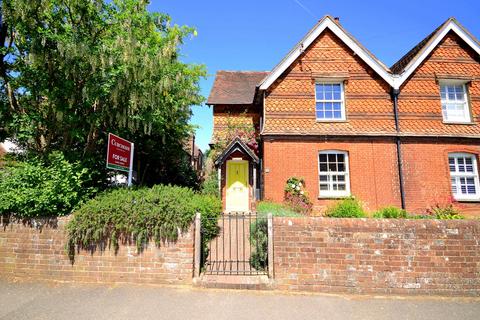High Street, Cranleigh, GU6 3 bed semi