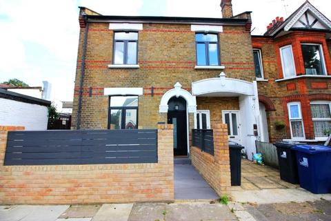 Darwin Road, London 3 bed duplex for sale
