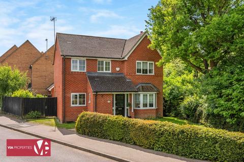 Harmonds Wood Close, Broxbourne EN10 4 bed detached house for sale