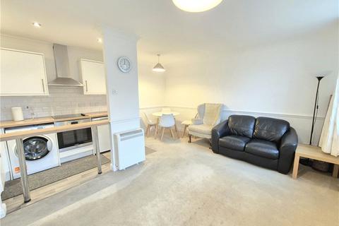 Gladstone Road, Farnborough, Kent, BR6 2 bed maisonette for sale