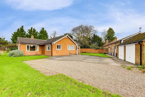 Shelton, Newark NG23 3 bed detached bungalow for sale