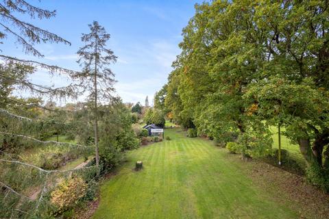 Meath Green Lane, Horley RH6 4 bed detached house for sale