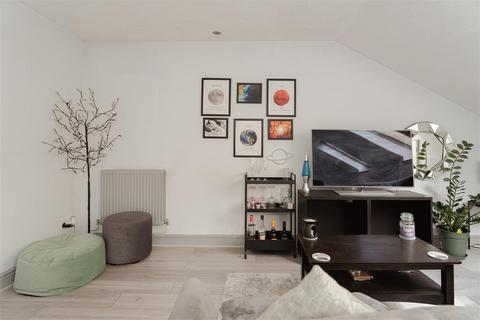 Chapel Road, Redhill 1 bed flat for sale