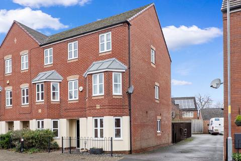 25 Dace Road, Broomhall, Worcester.... 3 bed end of terrace house for sale