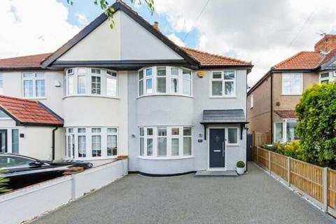 Pinewood Avenue, Sidcup, DA15 3 bed semi