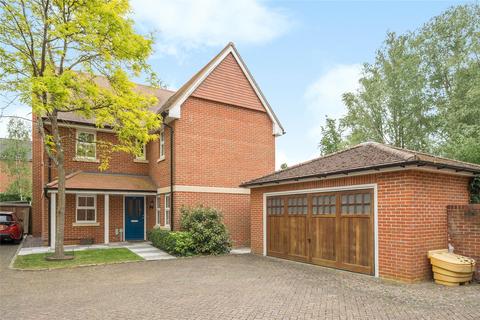 Old Union Way, Thame, Oxfordshire, OX9 4 bed detached house for sale