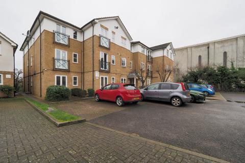 Corbins Lane, Harrow HA2 2 bed flat for sale