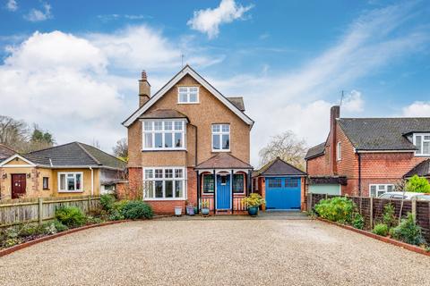 St. Johns Road, Leatherhead, KT22 4 bed detached house for sale