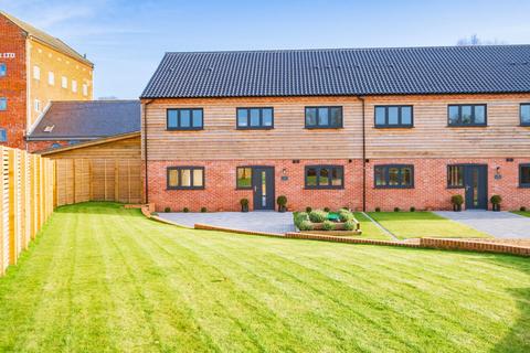 Happisburgh Road, White Horse Common 4 bed end of terrace house for sale