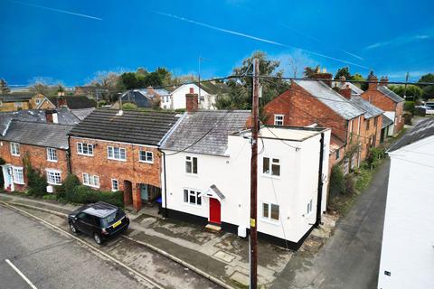 Station Road, Northampton, NN6 3 bed cottage for sale