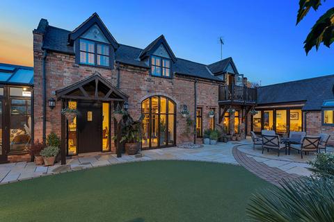 Church Road, Leicester LE7 4 bed barn conversion for sale