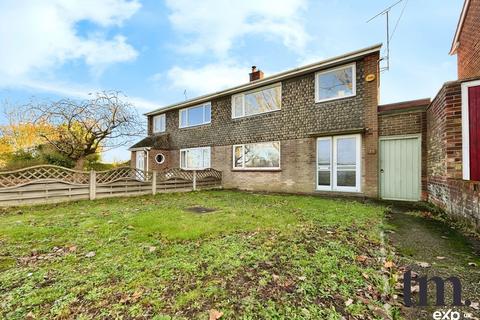 Deanery Hill, Braintree CM7 3 bed semi