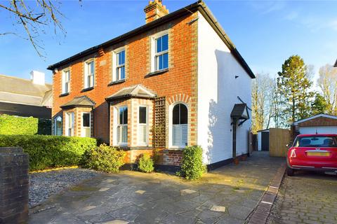 Oakdene Cottages, Chobham GU24 2 bed semi