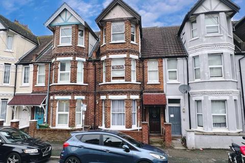 Broadmead Road, Folkestone 2 bed apartment for sale