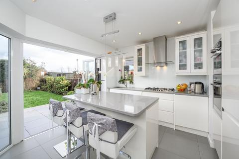 Thames Street, Weybridge, KT13 4 bed terraced house for sale