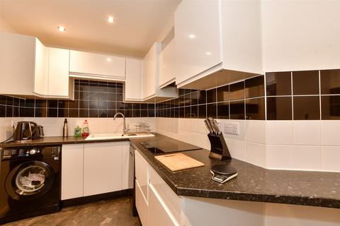 Eastern Avenue, Gants Hill, Ilford... 1 bed flat for sale