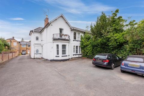 Cookham Road, Maidenhead 1 bed apartment for sale