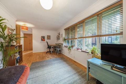 Linwood Close, Camberwell SE5 1 bed flat for sale